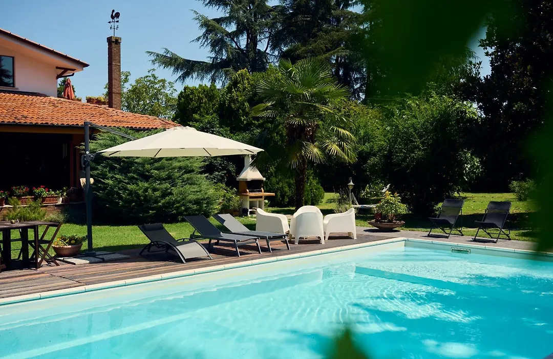 Apartment in Villa La Carruba-1